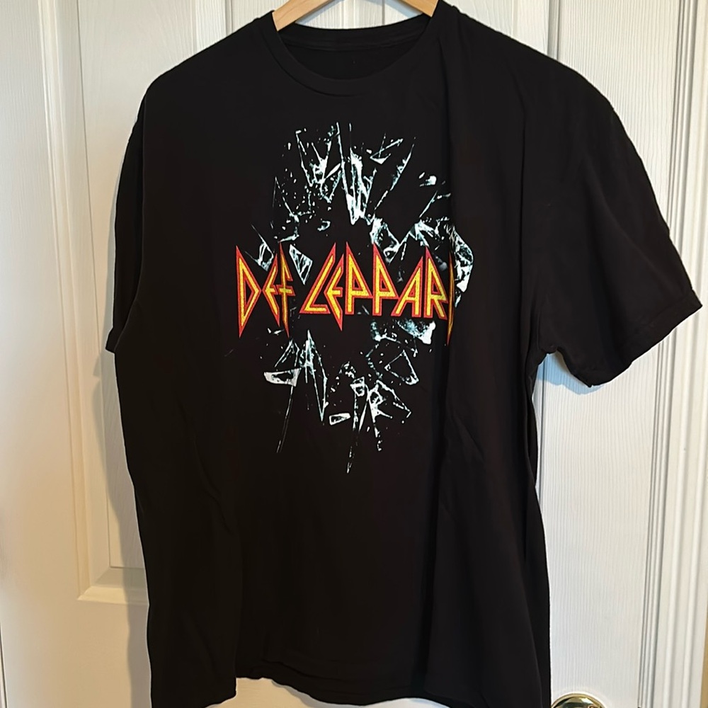 Def Leppard size large T-shirt